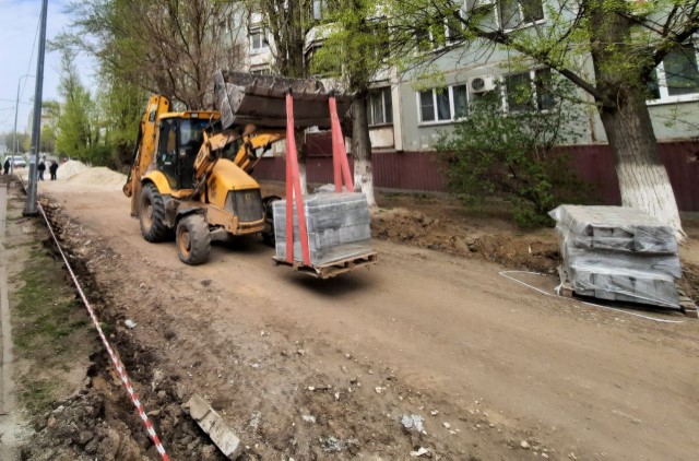 Администрация Волгограда приступила к восстановлению прогулочной зоны в Советском районе
